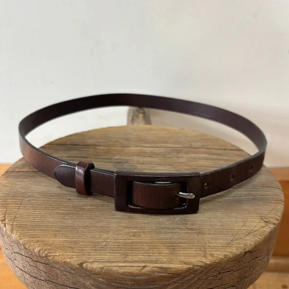 Vintage Banana Republic Minimalist Leather Belt - Picture 1 of 6